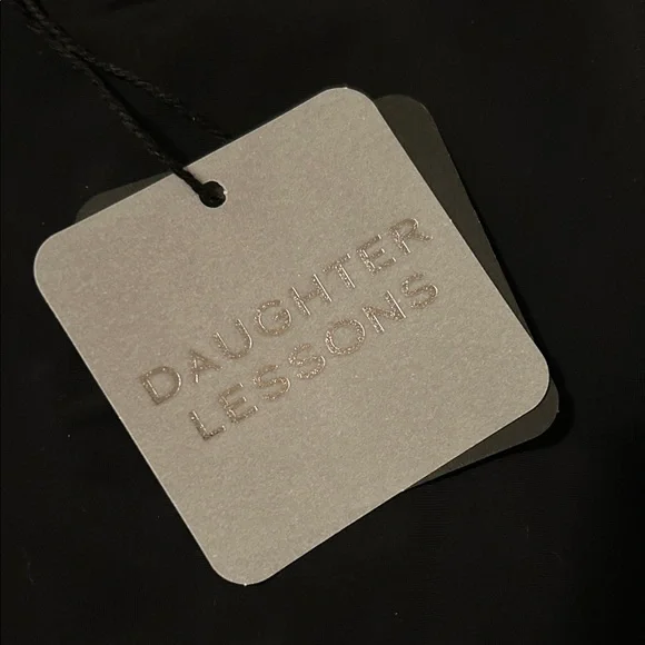 Daughter Lessons GNO Crop Top - Picture 2 of 9